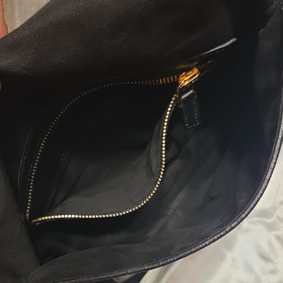 Tom Ford Suede Jennifer Expandable Black Gold Leather Crossbody Bag - Picture 16 of 17